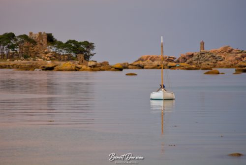 tregastel baie de sainte anne reflet bateau